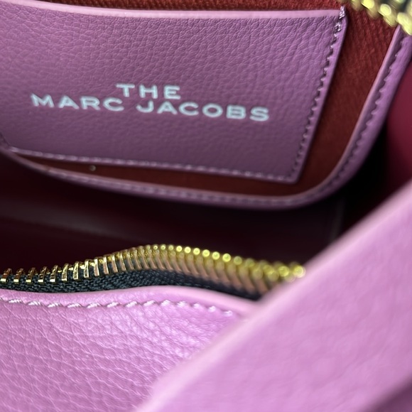 MARC Jacobs  THE TOTE NWT Rare Color mini bag in purple haze. - Picture 11 of 14